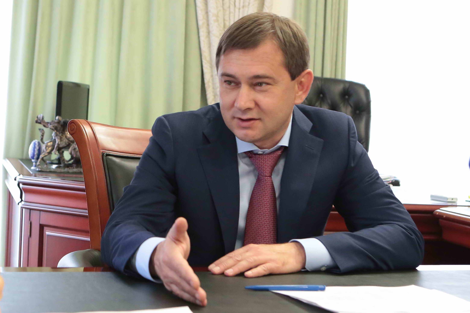 Владимир Нетёсов помог воронежцам в решении вопросов, связанных с работой УК и благоустройством дворов